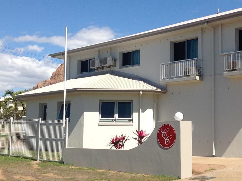 Castle Crest Motel Townsville Dış mekan fotoğraf